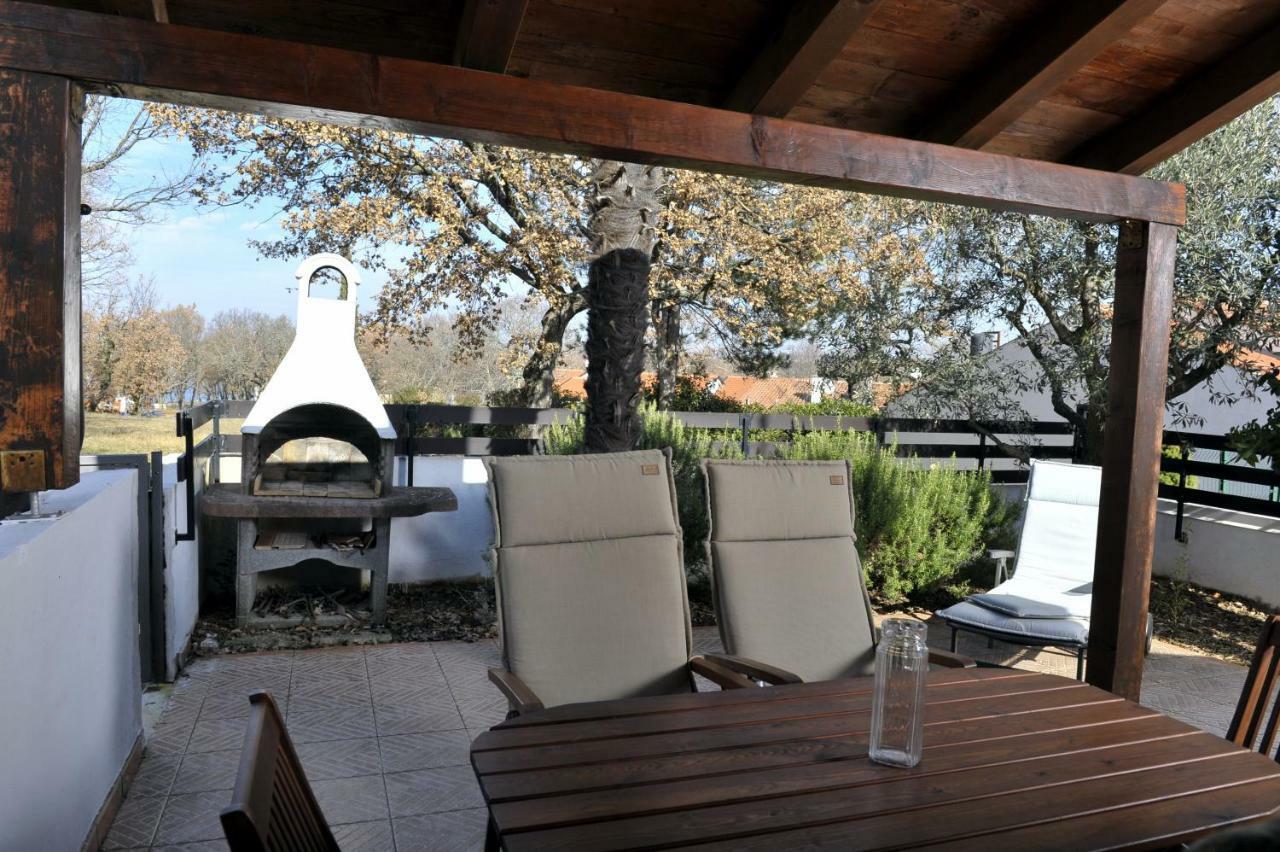 Holiday House Lena Пореч Екстер'єр фото
